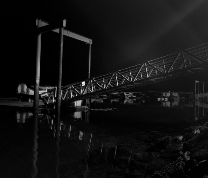 Alaska-BW-FindFixFinish